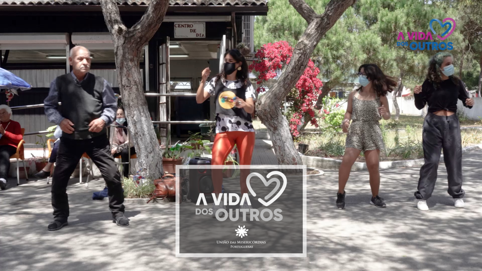 UMPtv | Jovens levam dança e alegria aos idosos em Almada 