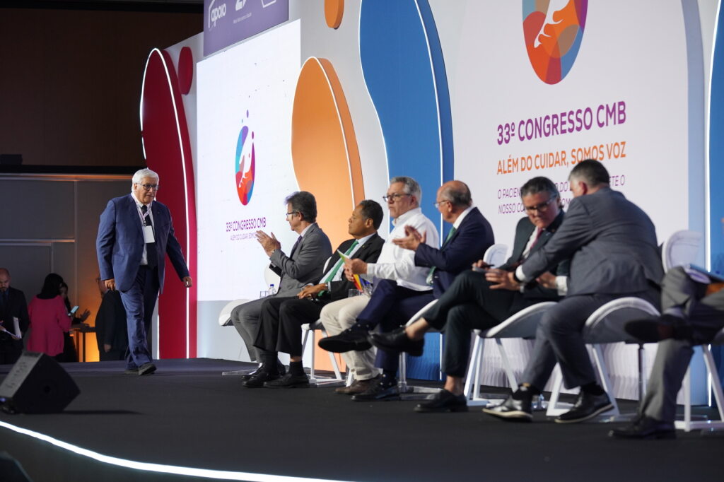 Saúde | UMP marca presença em congresso das Santas Casas brasileiras