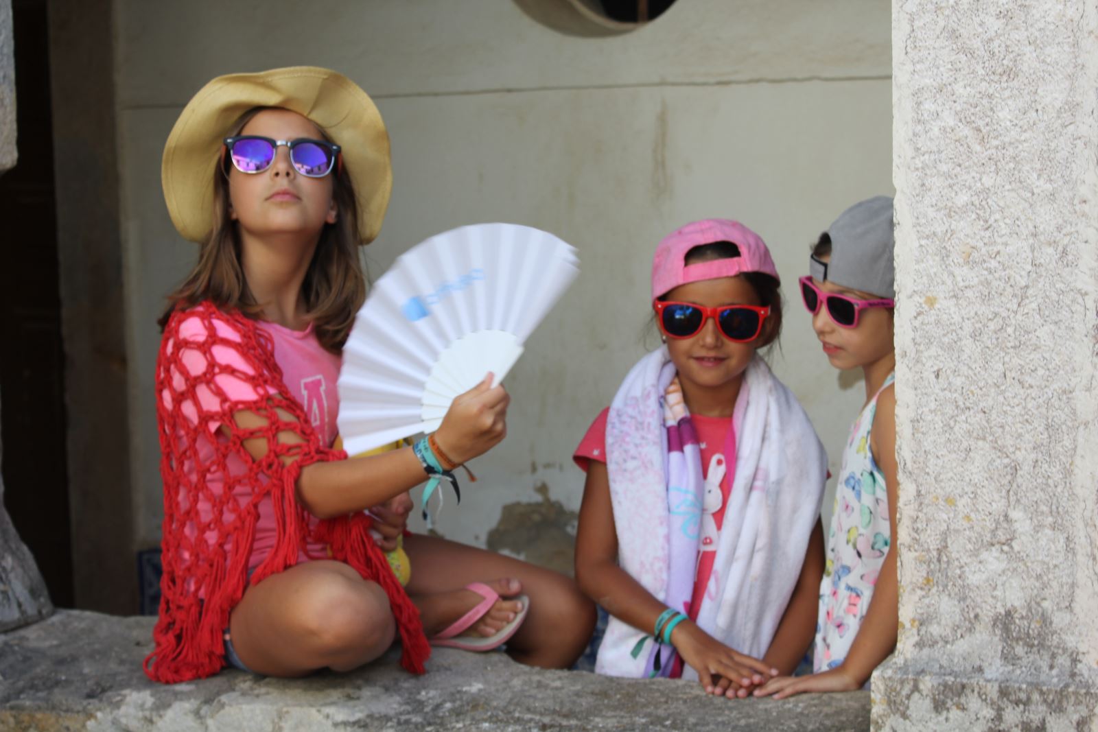 Merceana | Verão foi tema de desfile de moda para idosos e crianças